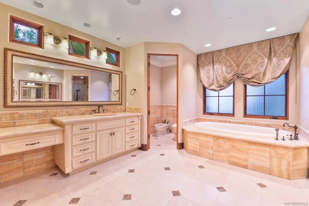 14926 Encendido, San Diego, California 92127 home-pic-11