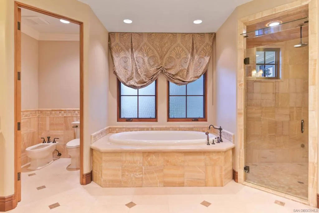 14926 Encendido, San Diego, California 92127 home-pic-12