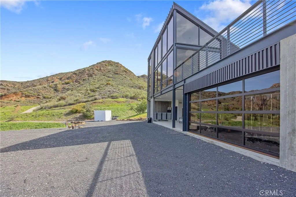 10120 Yerba Buena Road, Malibu, California 90265 home-pic-23