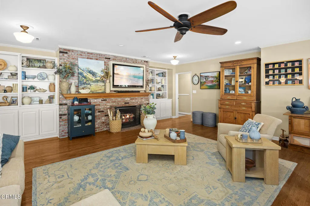 929 Milmada Drive, La Canada Flintridge, California 91011 home-pic-24