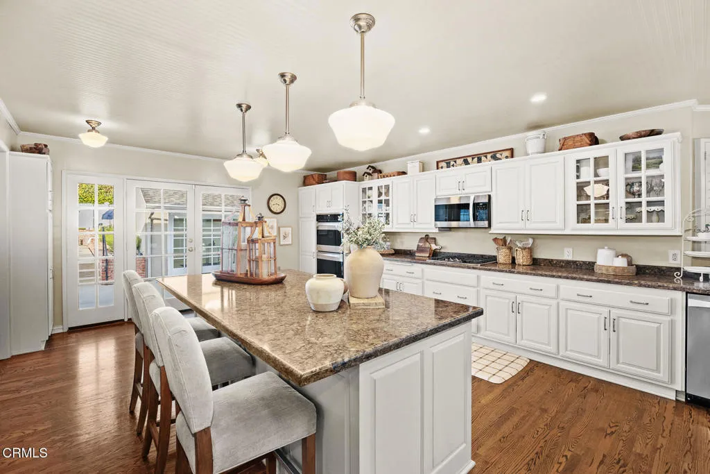 929 Milmada Drive, La Canada Flintridge, California 91011 home-pic-15