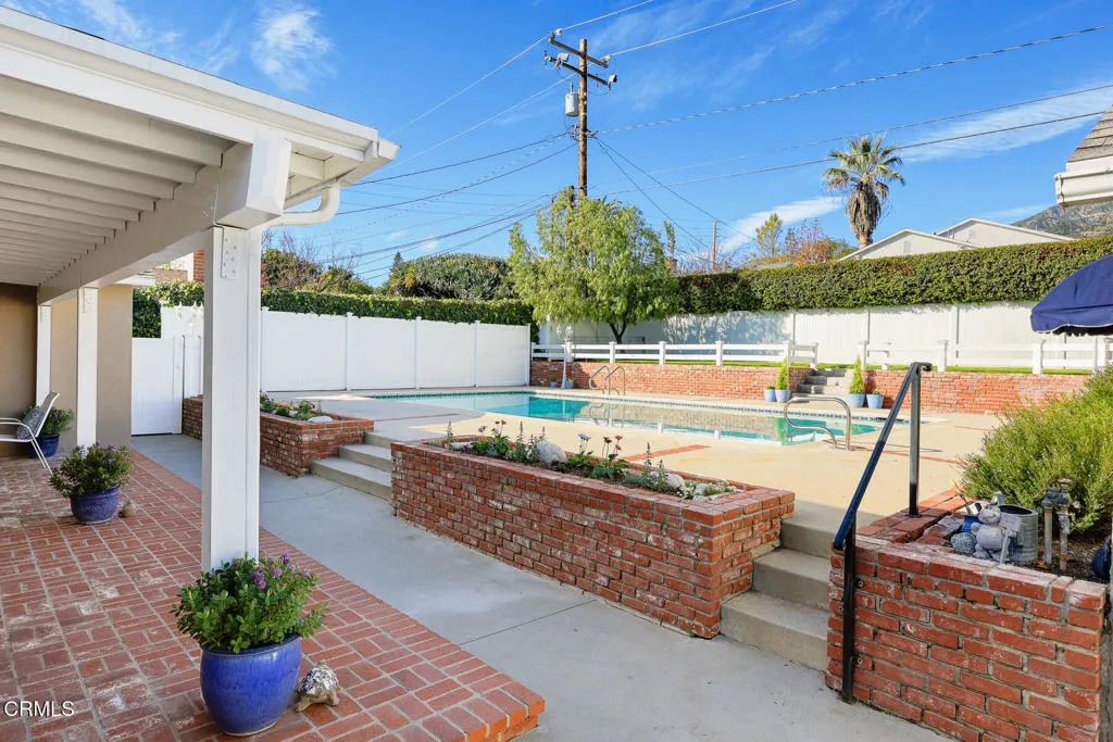 929 Milmada Drive, La Canada Flintridge, California 91011 home-pic-44