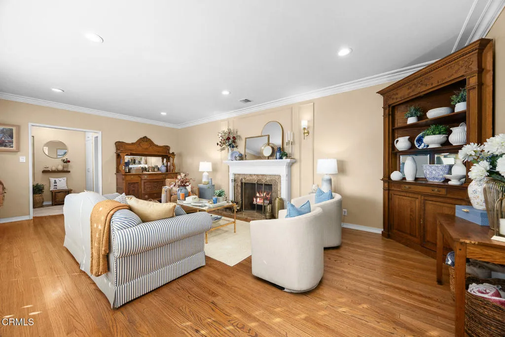 929 Milmada Drive, La Canada Flintridge, California 91011 home-pic-10