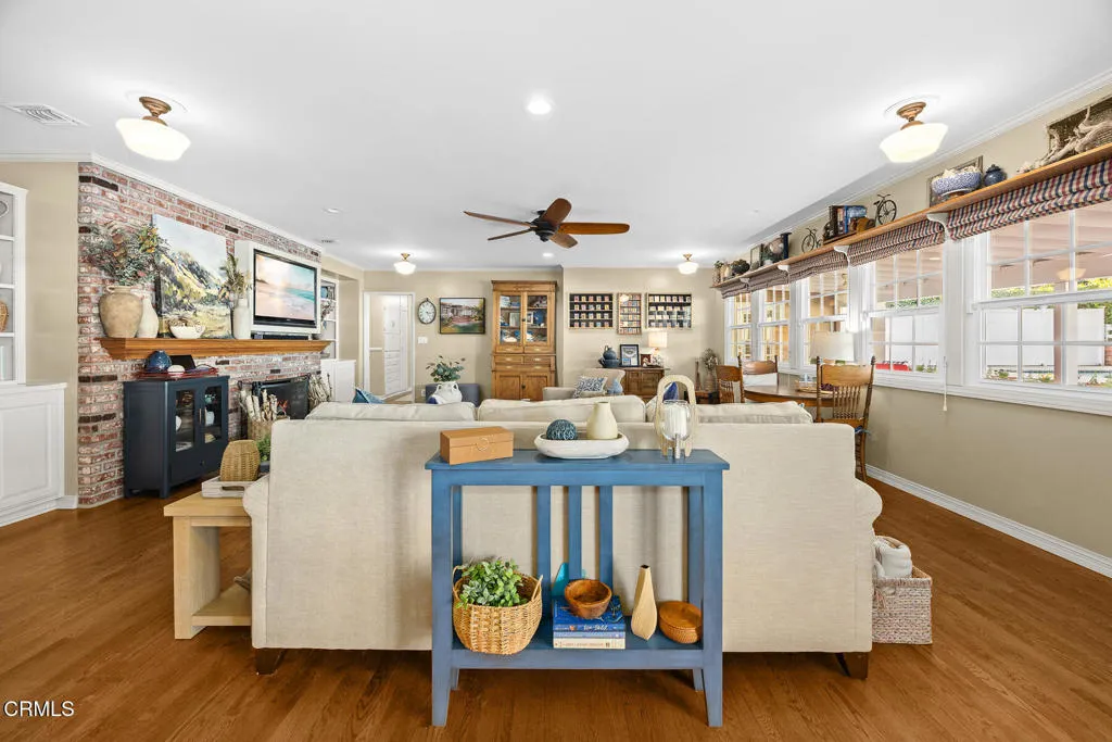 929 Milmada Drive, La Canada Flintridge, California 91011 home-pic-22