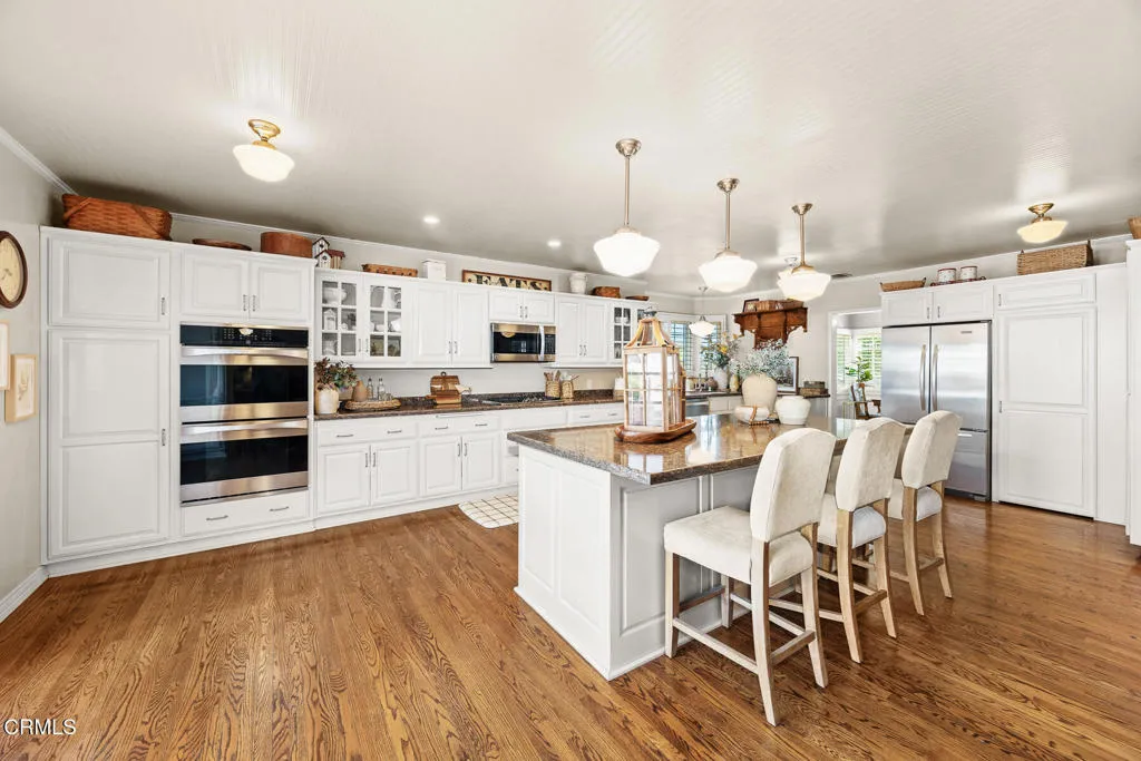 929 Milmada Drive, La Canada Flintridge, California 91011 home-pic-14