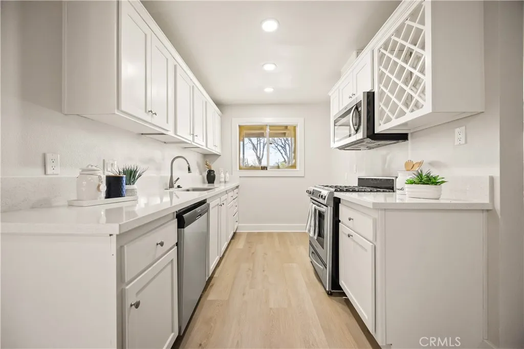 5235 Yosemite Drive, San Bernardino, California 92407 home-pic-12