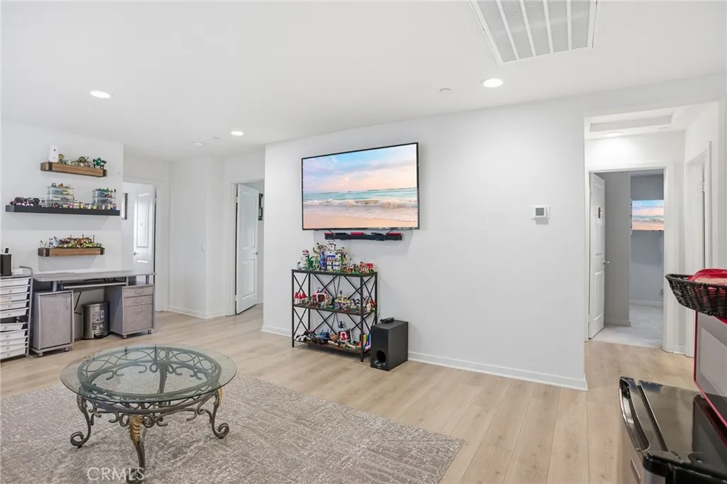 42041 Mohave Rose Drive, Lancaster, California 93536 home-pic-31