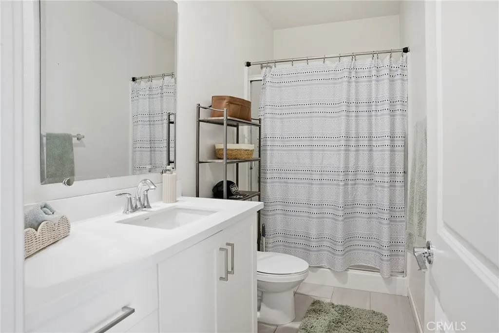 42041 Mohave Rose Drive, Lancaster, California 93536 home-pic-17