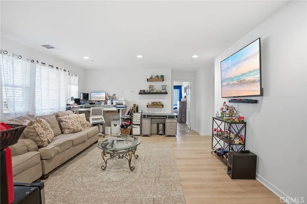 42041 Mohave Rose Drive, Lancaster, California 93536 home-pic-33
