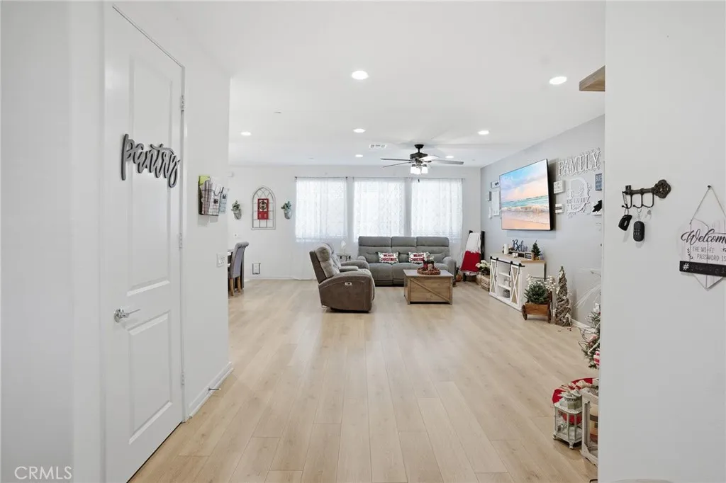 42041 Mohave Rose Drive, Lancaster, California 93536 home-pic-12