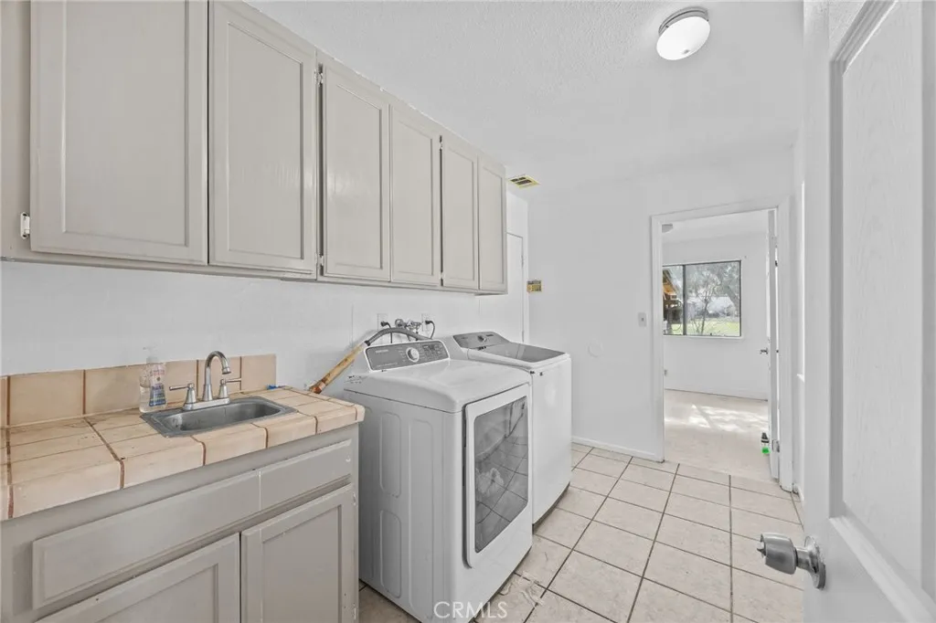 11514 1st, Hesperia, California 92345 home-pic-21