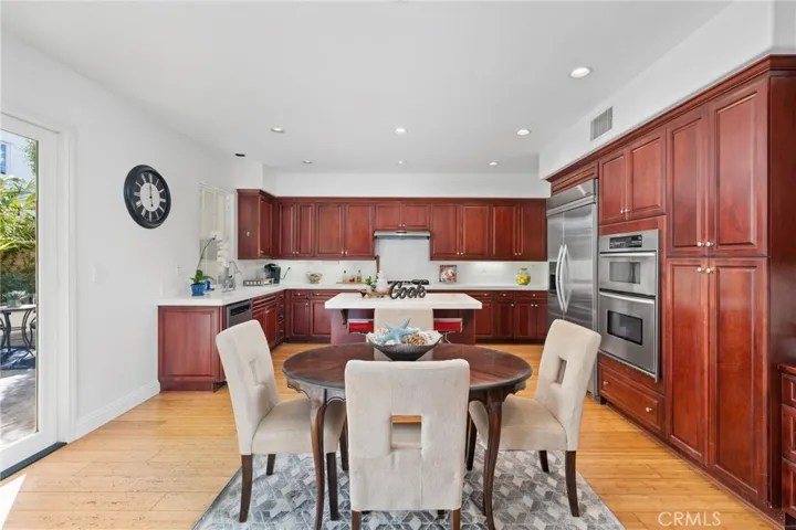 Absolutely massive kitchen.