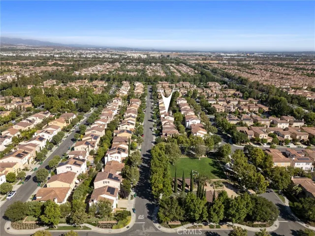 Amazing Woodbury location away from the busy streets!