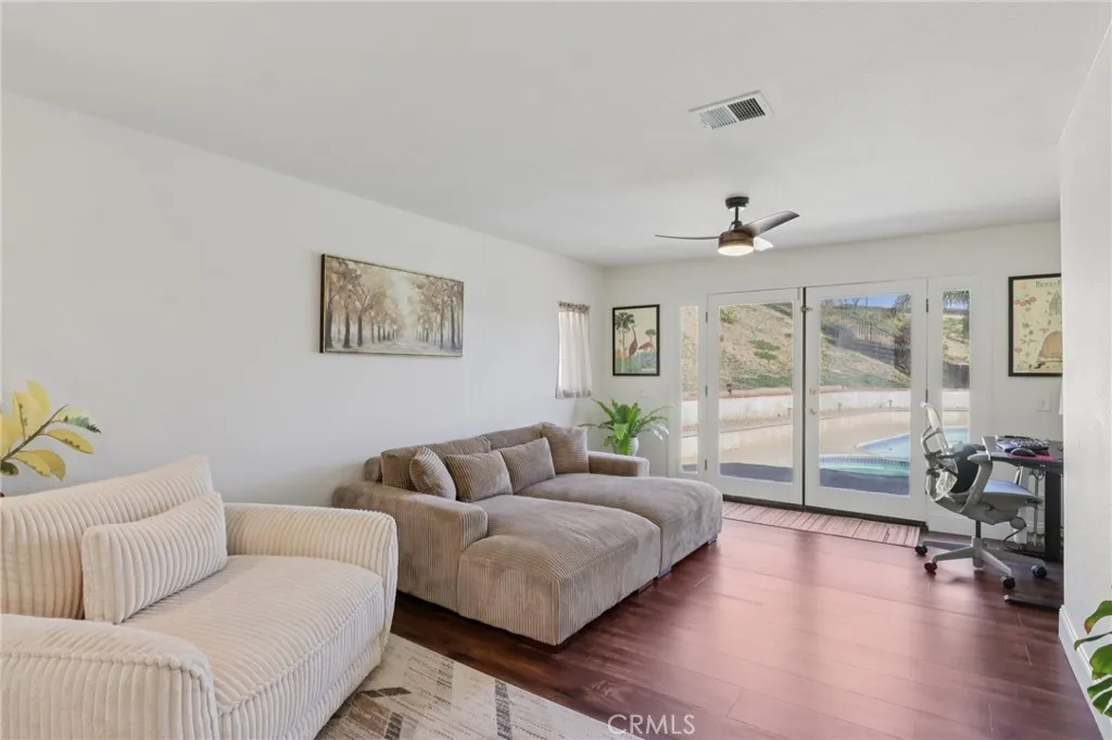 39221 Corte Tesoro, Murrieta, California 92563 home-pic-14