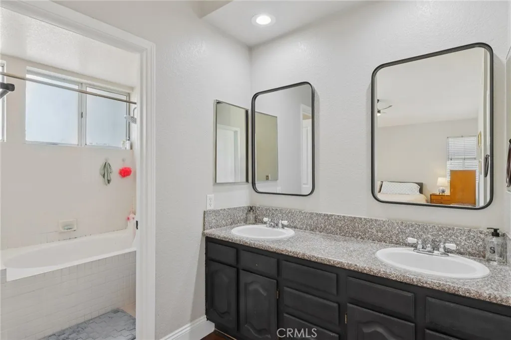 39221 Corte Tesoro, Murrieta, California 92563 home-pic-20