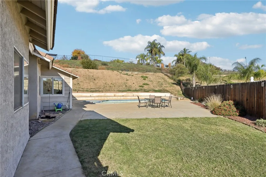 39221 Corte Tesoro, Murrieta, California 92563 home-pic-33