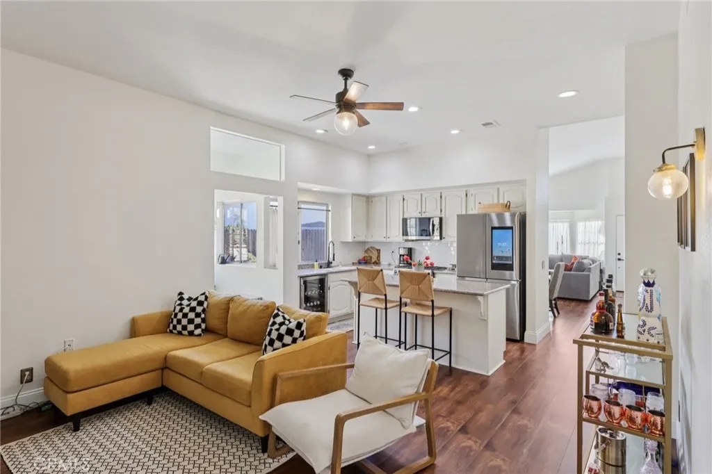39221 Corte Tesoro, Murrieta, California 92563 home-pic-10