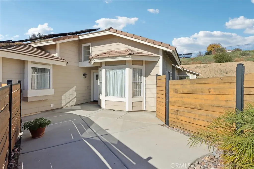 39221 Corte Tesoro, Murrieta, California 92563 home-pic-4