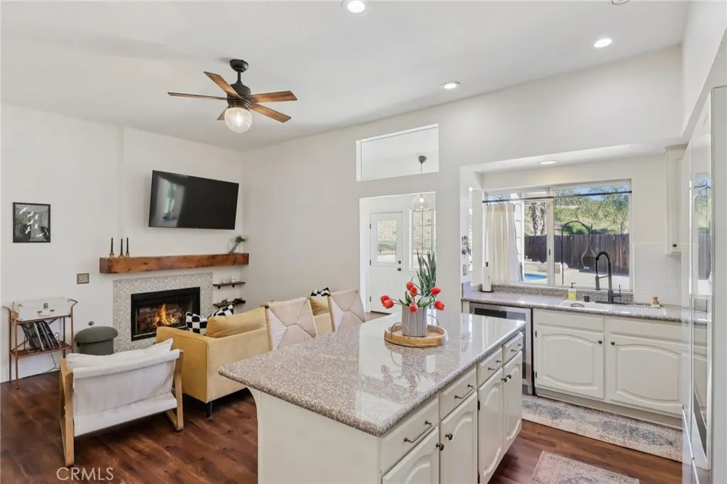 39221 Corte Tesoro, Murrieta, California 92563 home-pic-13
