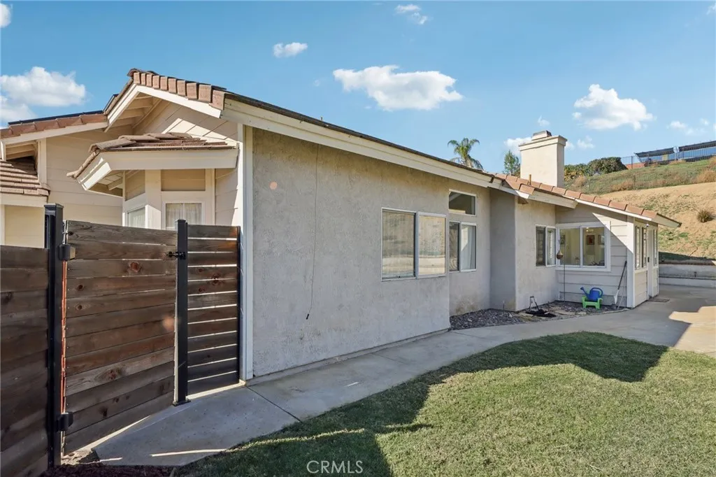 39221 Corte Tesoro, Murrieta, California 92563 home-pic-32