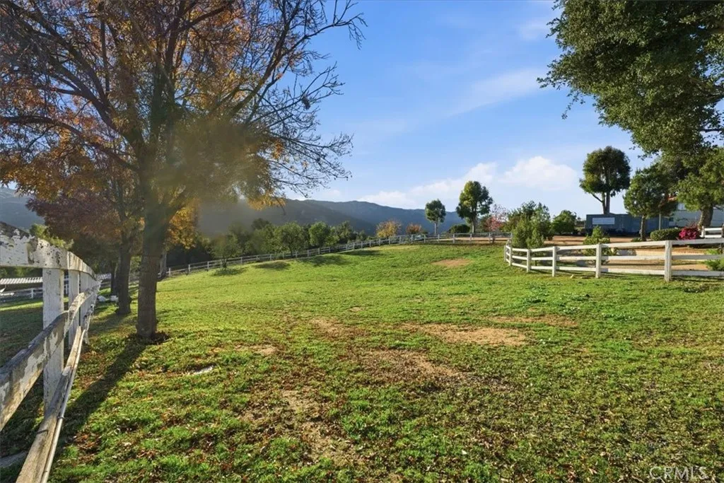32225 Wesley Street, Wildomar, California 92595 home-pic-4