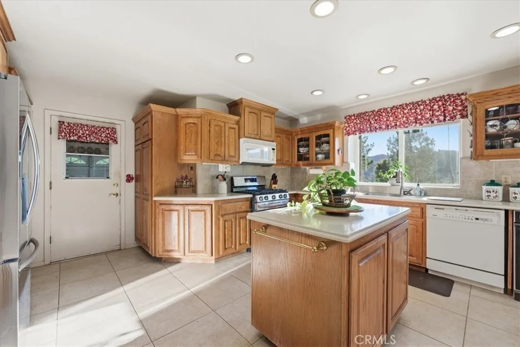 32225 Wesley Street, Wildomar, California 92595 home-pic-25