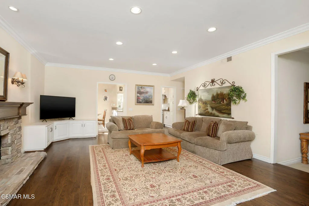 5750 Hempstead Drive, Agoura Hills, California 91301 home-pic-7