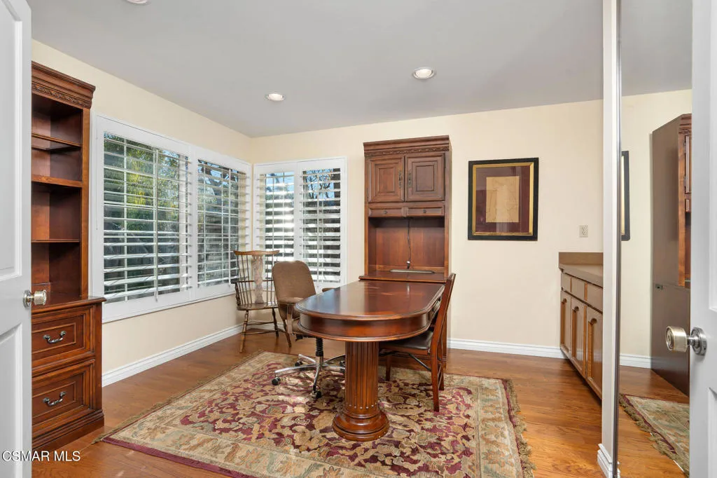 5750 Hempstead Drive, Agoura Hills, California 91301 home-pic-27
