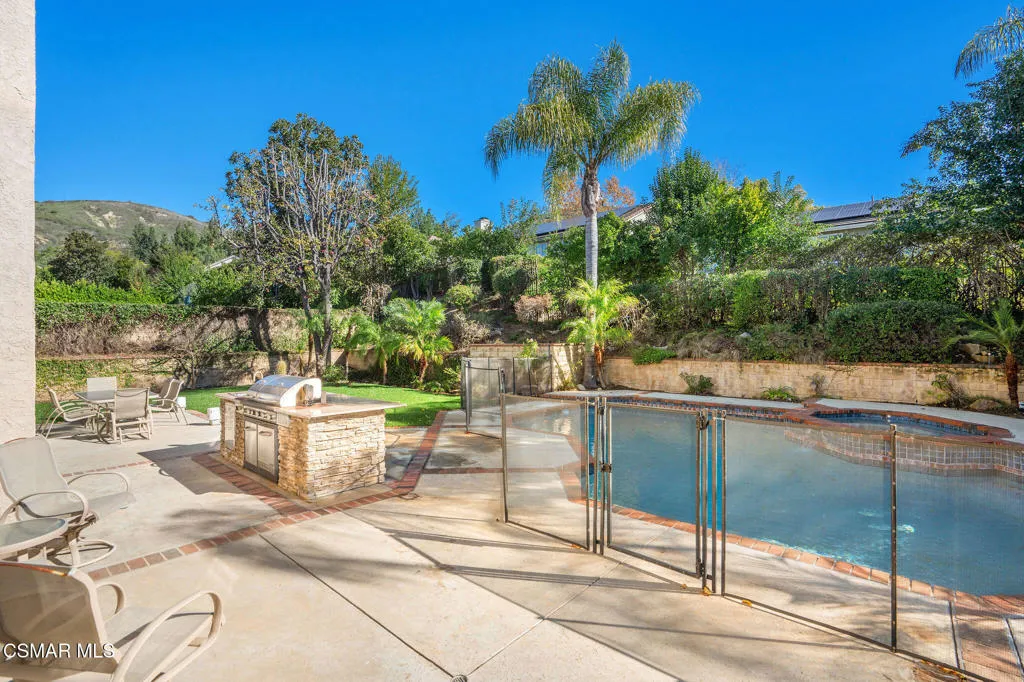 5750 Hempstead Drive, Agoura Hills, California 91301 home-pic-35