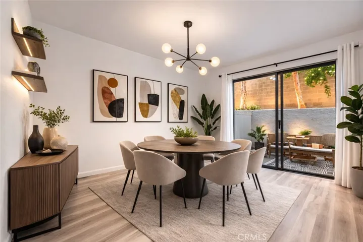 Virtual Staged Dining Area