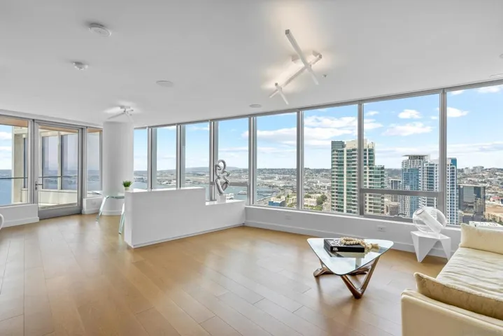 888 W E Street 3301, San Diego, California 92101