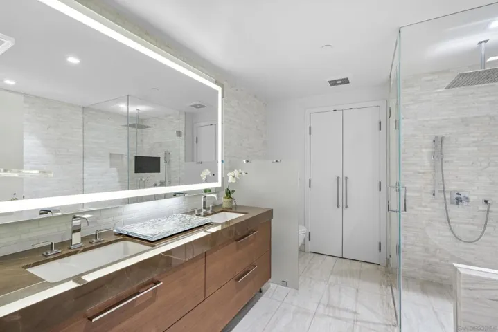 888 W E Street 3301, San Diego, California 92101