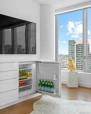 888 W E Street 3301, San Diego, California 92101
