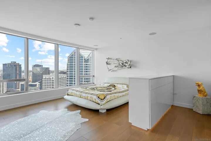 888 W E Street 3301, San Diego, California 92101