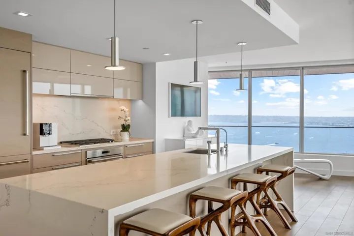 888 W E Street 3301, San Diego, California 92101