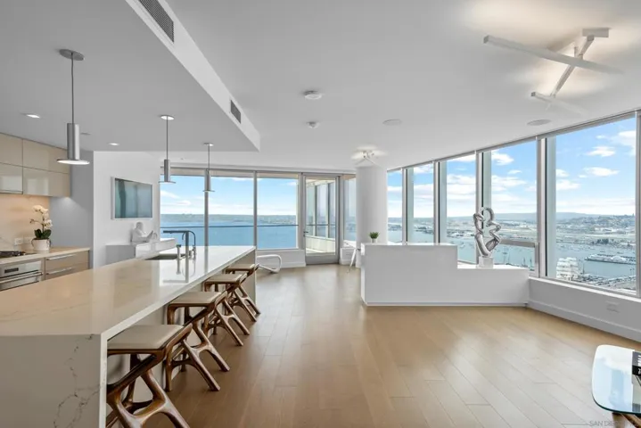 888 W E Street 3301, San Diego, California 92101