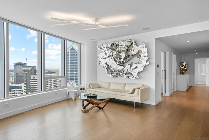 888 W E Street 3301, San Diego, California 92101