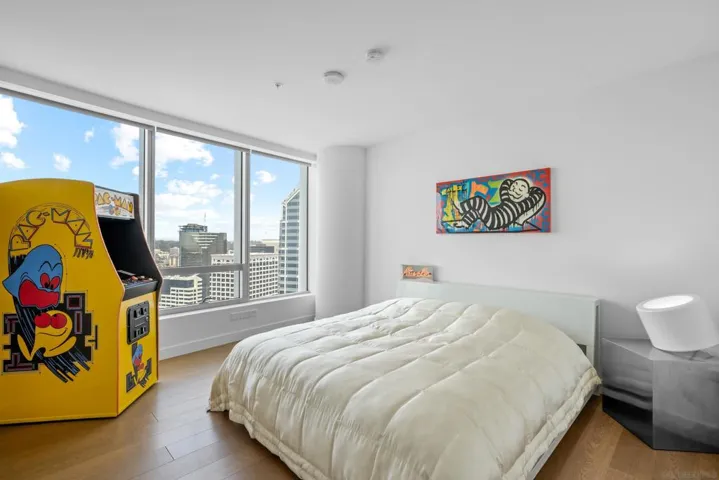 888 W E Street 3301, San Diego, California 92101
