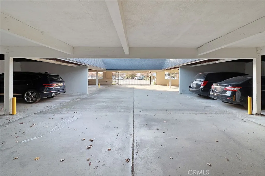 1318 Victoria, Fullerton, California 92831 home-pic-28