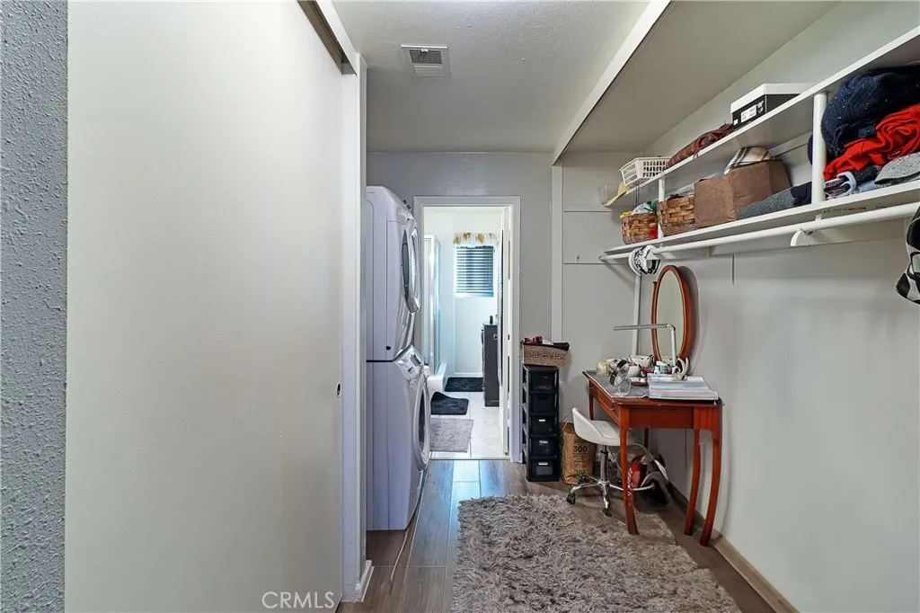 1318 Victoria, Fullerton, California 92831 home-pic-17