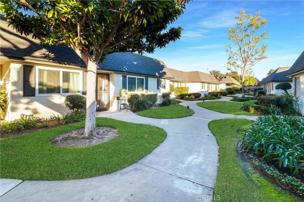 1318 Victoria, Fullerton, California 92831 home-pic-2