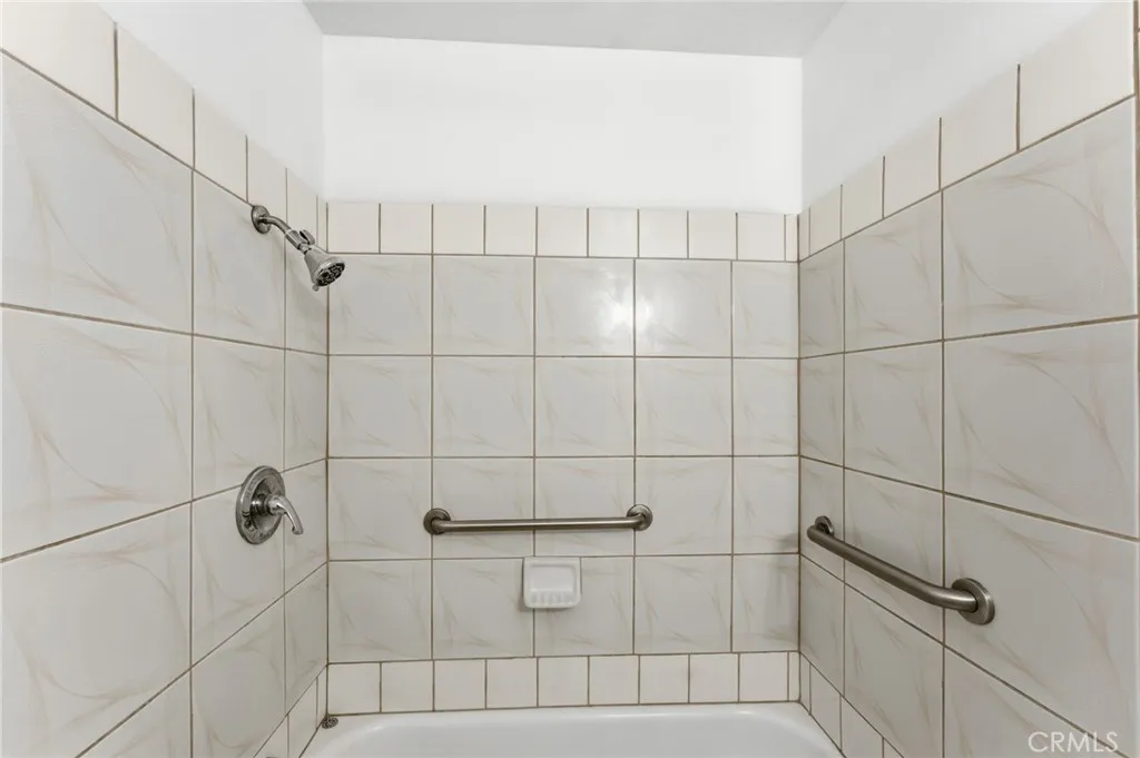 1211 Christina Court, Pomona, California 91766 home-pic-17