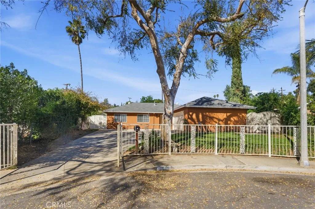 1211 Christina Court, Pomona, California 91766 home-pic-27