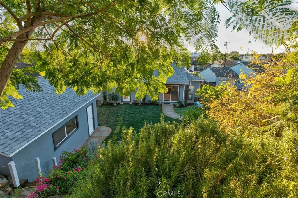 8372 Outland View Drive, Sun Valley, California 91352 home-pic-59