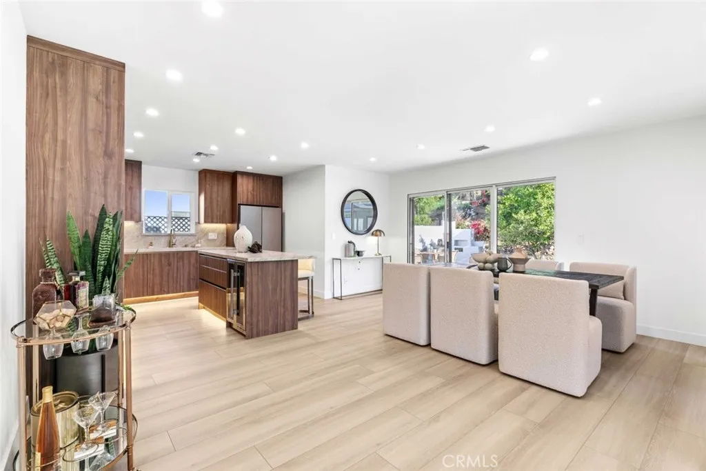8372 Outland View Drive, Sun Valley, California 91352 home-pic-25
