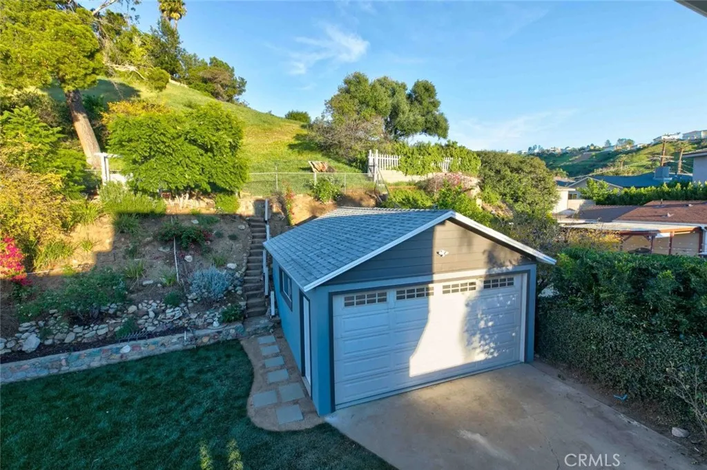 8372 Outland View Drive, Sun Valley, California 91352 home-pic-51