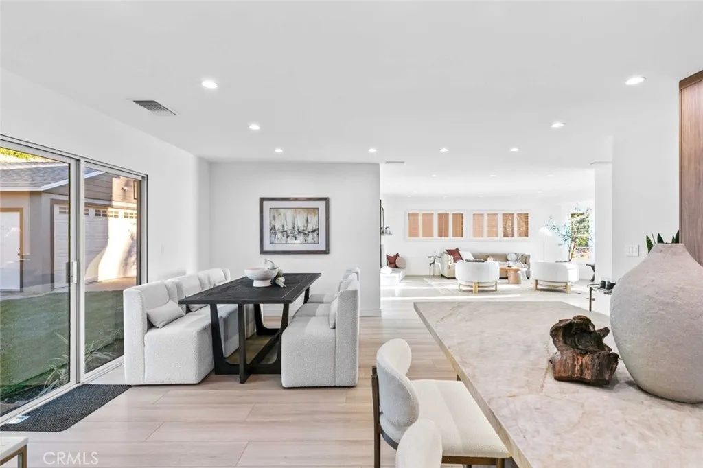 8372 Outland View Drive, Sun Valley, California 91352 home-pic-2