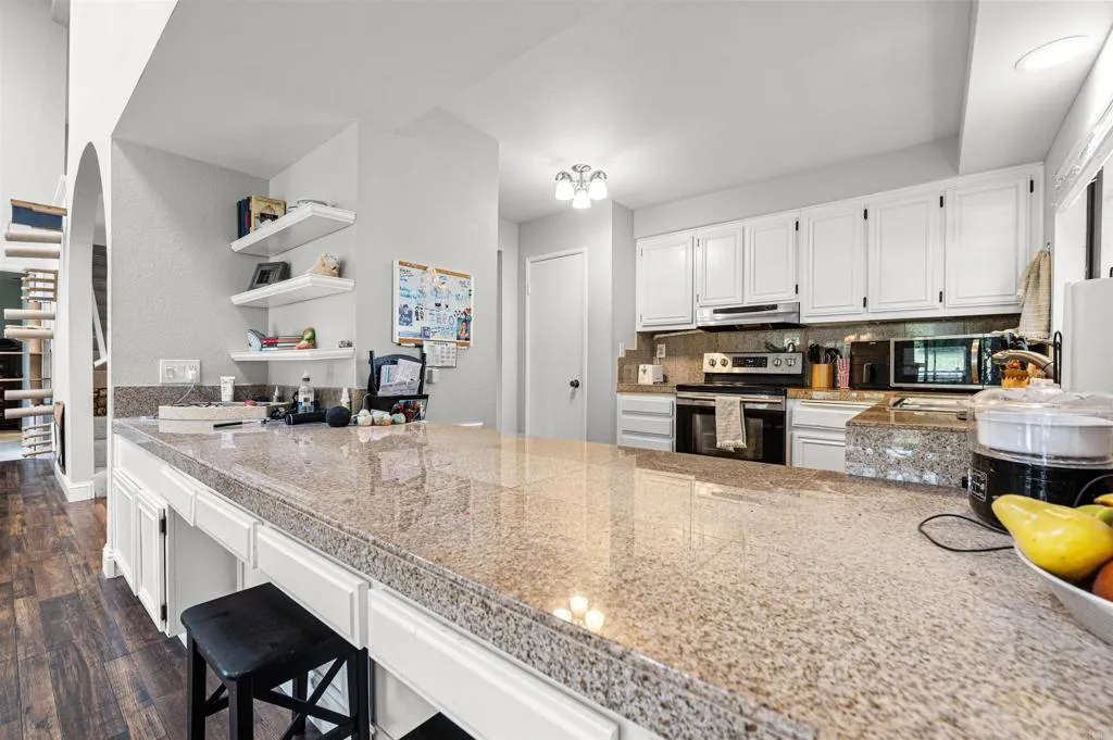 2537 Navarra Drive 9-b, Carlsbad, California 92009 home-pic-8