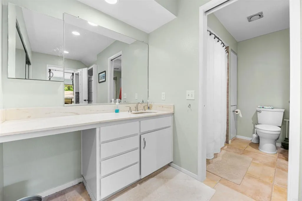 2537 Navarra Drive 9-b, Carlsbad, California 92009 home-pic-13