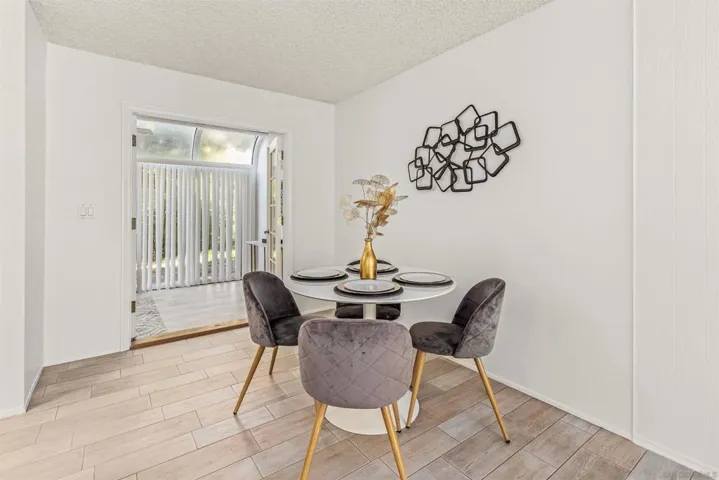 7779 Camino Glorita, San Diego, California 92122